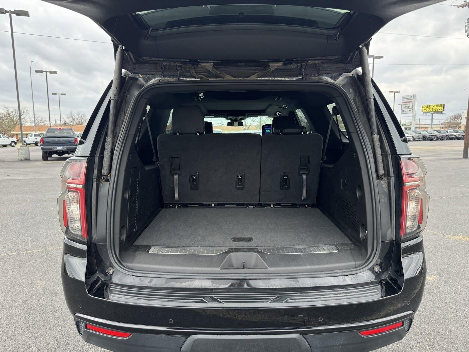 2023 Chevrolet Suburban RST