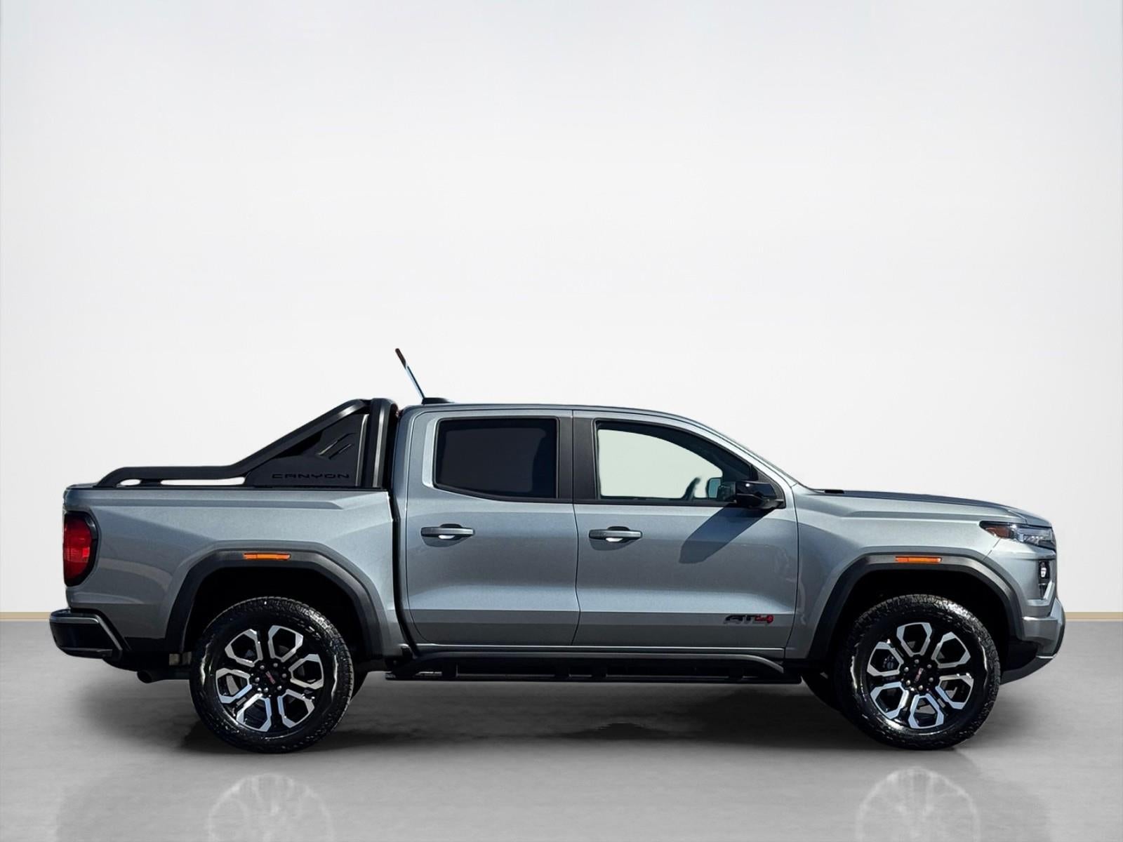 2025 GMC Canyon 4WD AT4