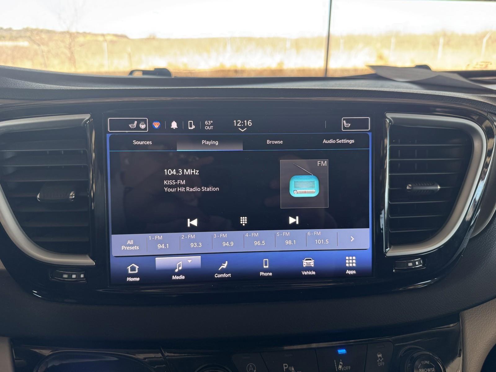 2024 Chrysler Pacifica Touring L