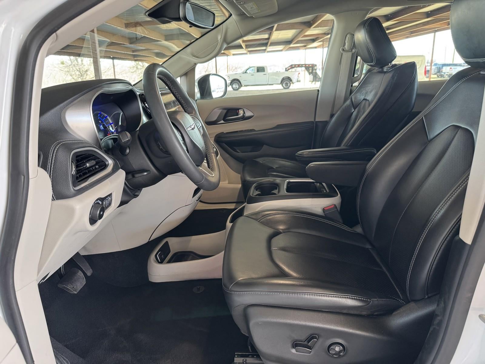 2023 Chrysler Pacifica Hybrid Touring L