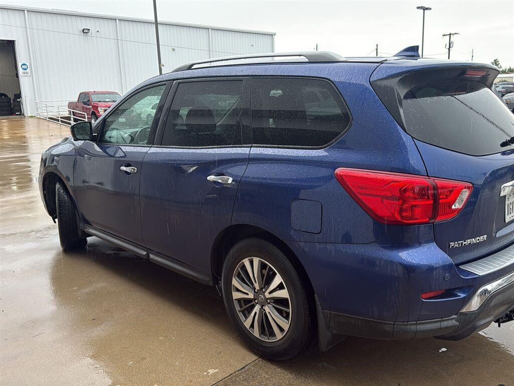 2020 Nissan Pathfinder SL