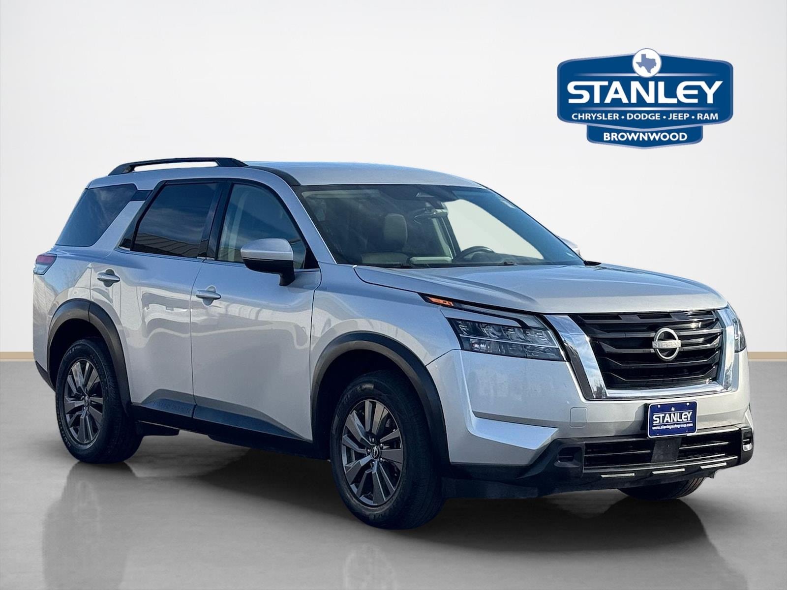 2022 Nissan Pathfinder SV