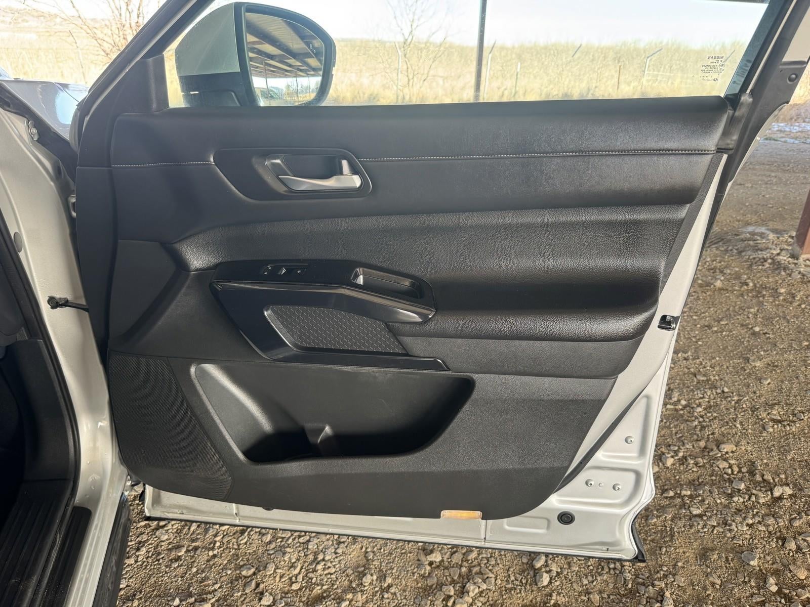 2022 Nissan Pathfinder SV