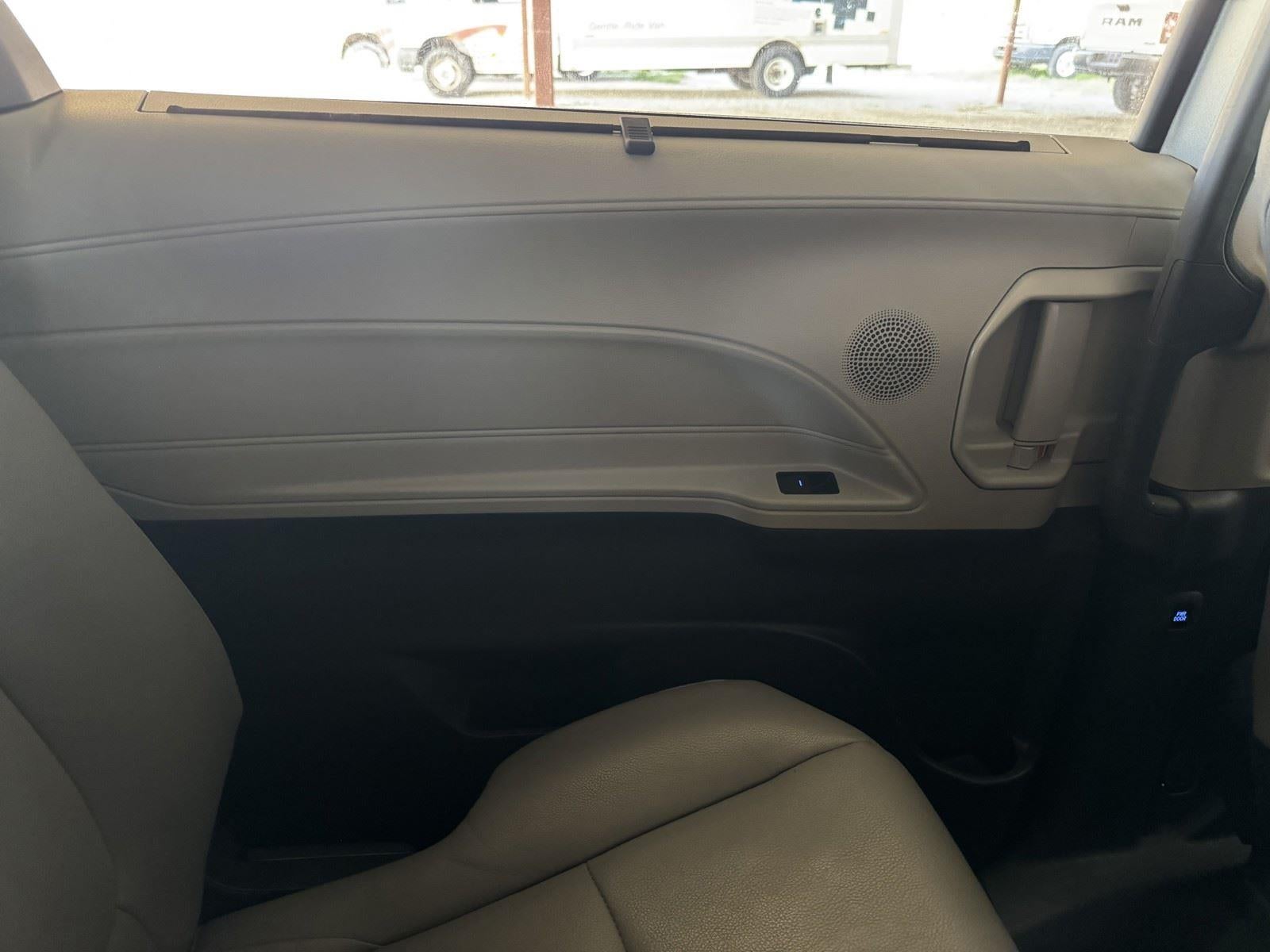 2024 Toyota Sienna XLE