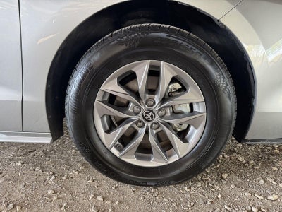 2024 Toyota Sienna XLE