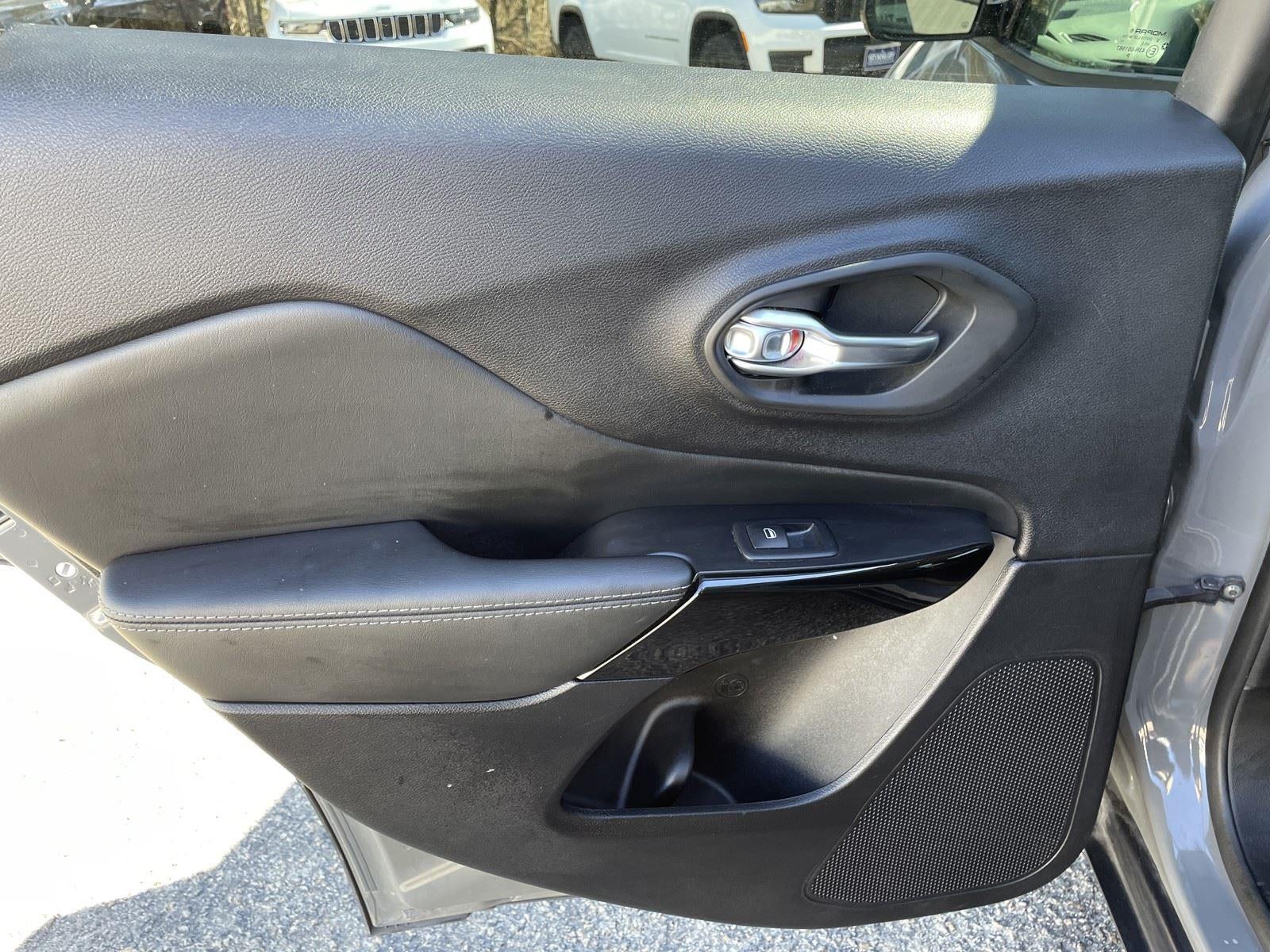 2023 Jeep Cherokee Altitude Lux