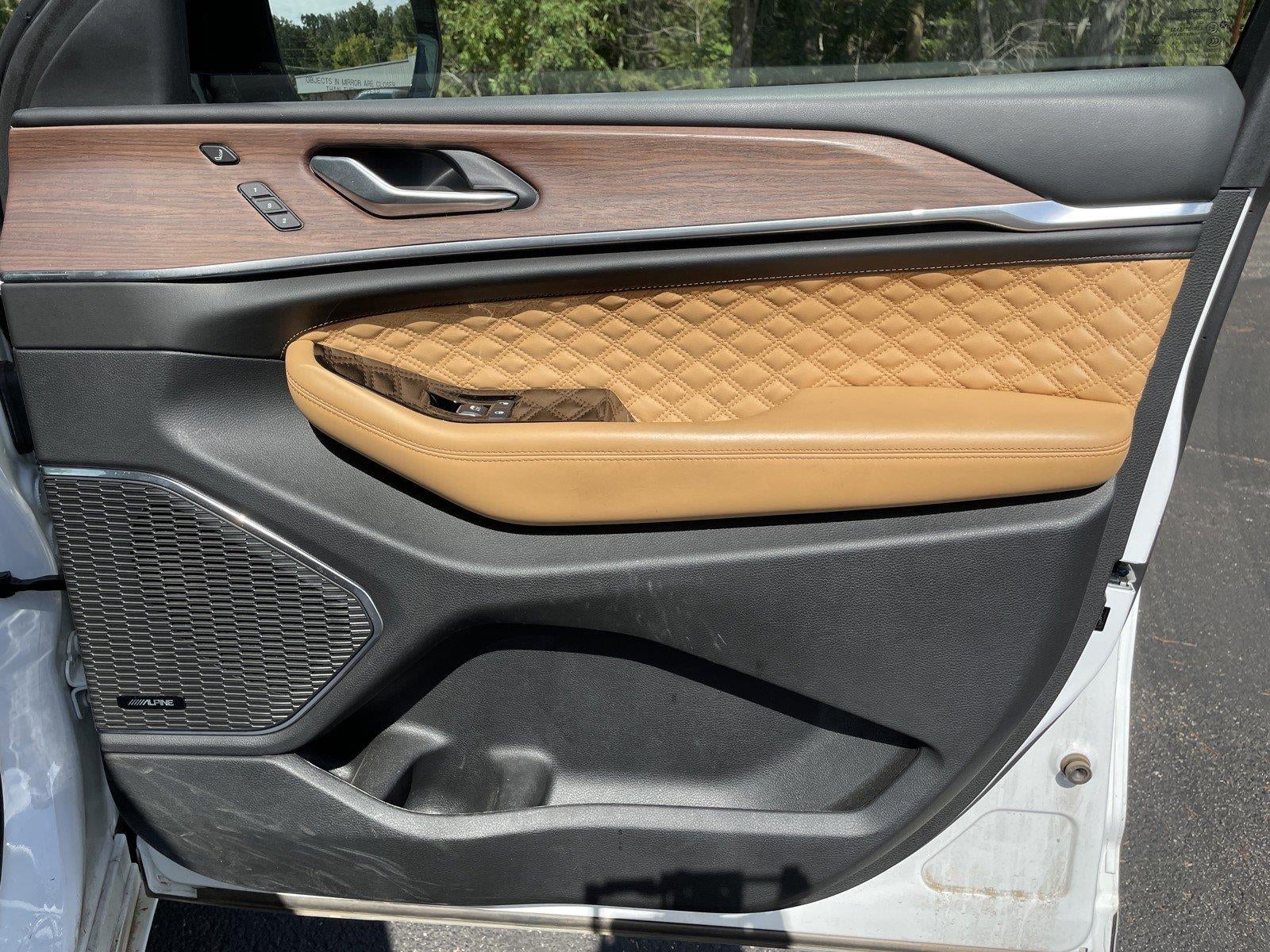 2023 Jeep Grand Cherokee Summit
