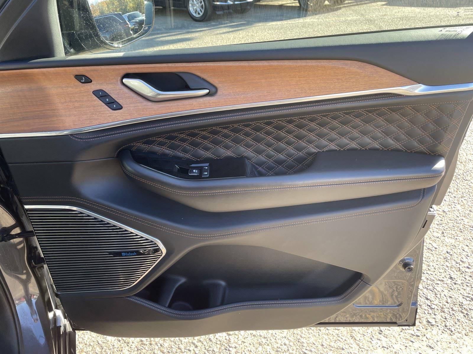 2022 Jeep Grand Cherokee Summit Reserve