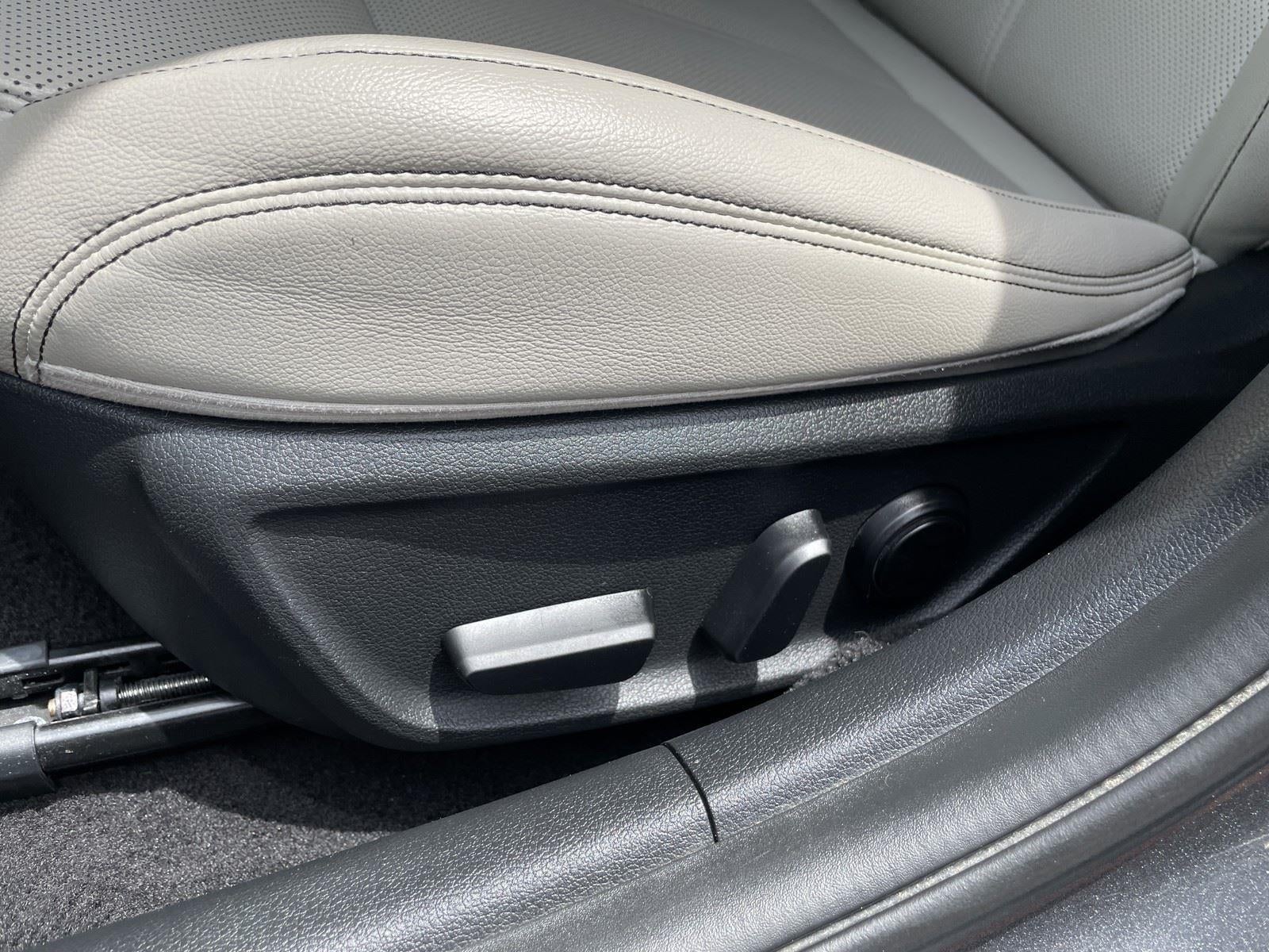 2020 Genesis G70 2.0T