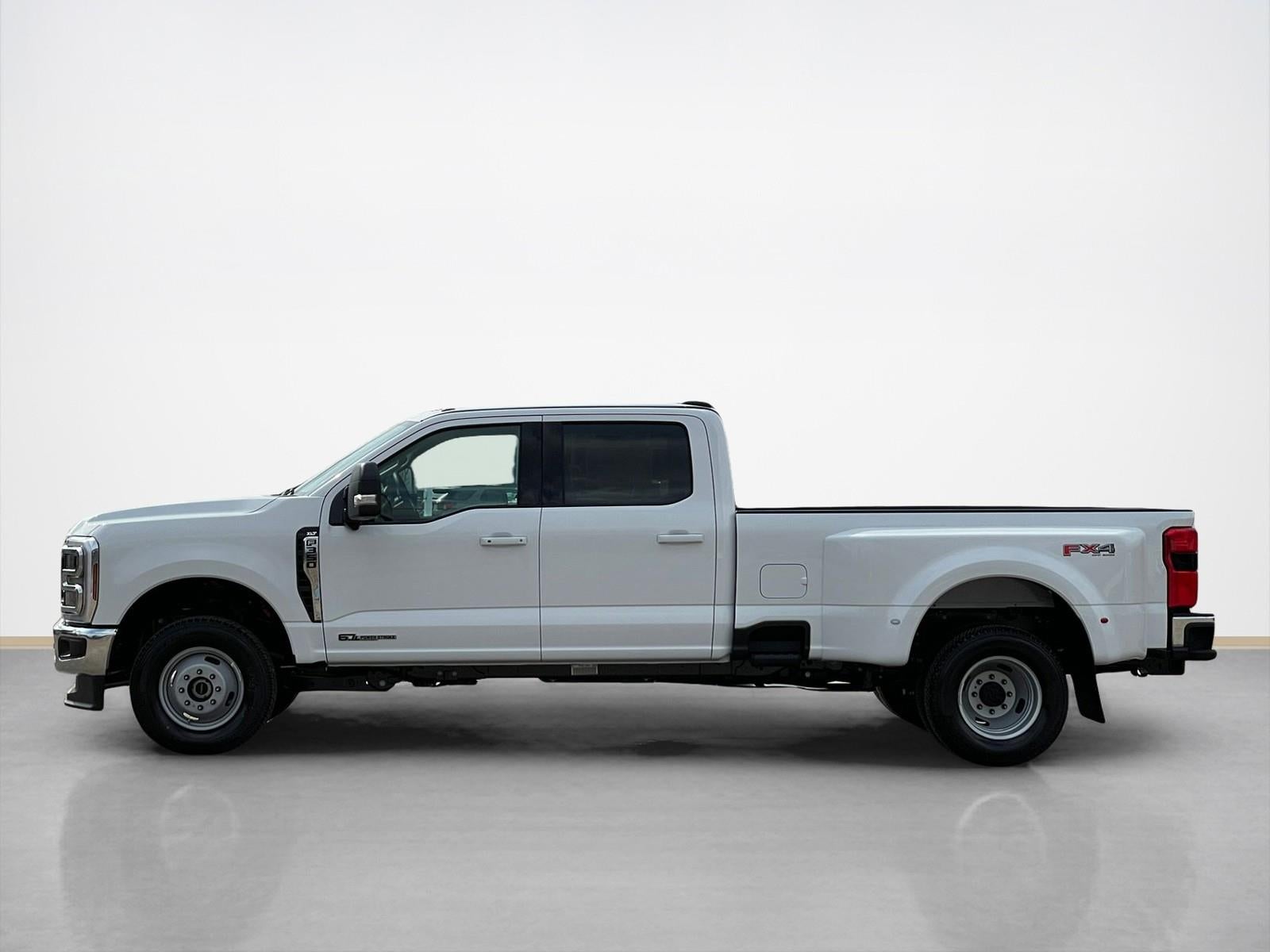 2026 Ford Super Duty F-350® XLT