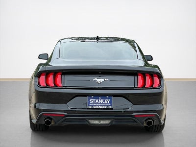 2022 Ford Mustang EcoBoost