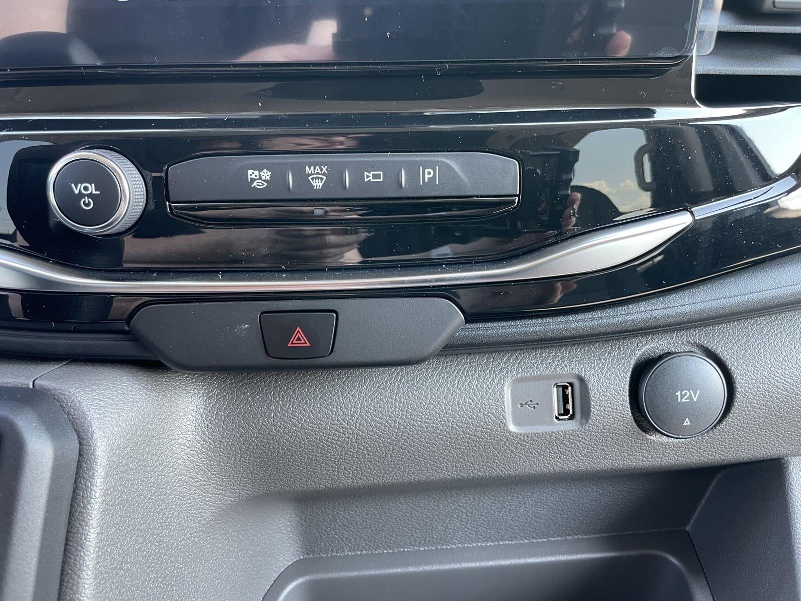 2025 Ford Transit Passenger Wagon XLT