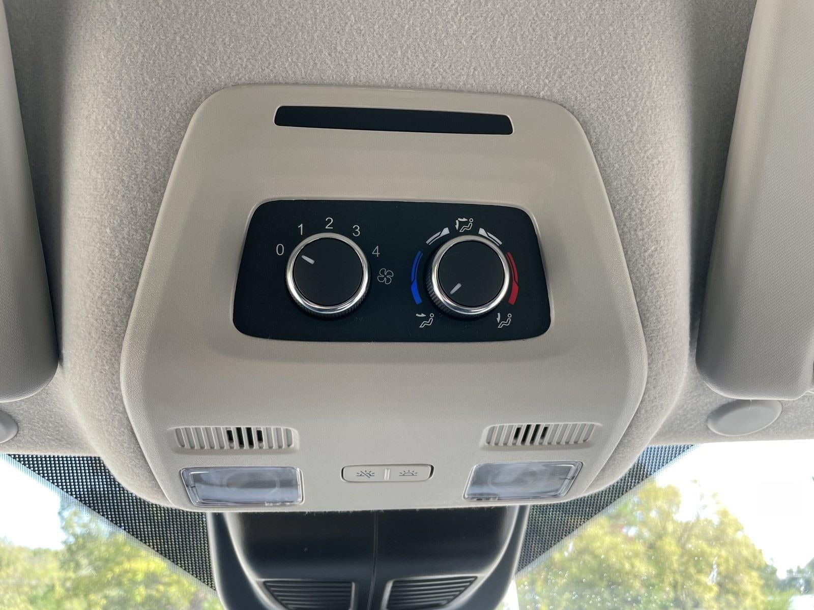 2025 Ford Transit Passenger Wagon XLT