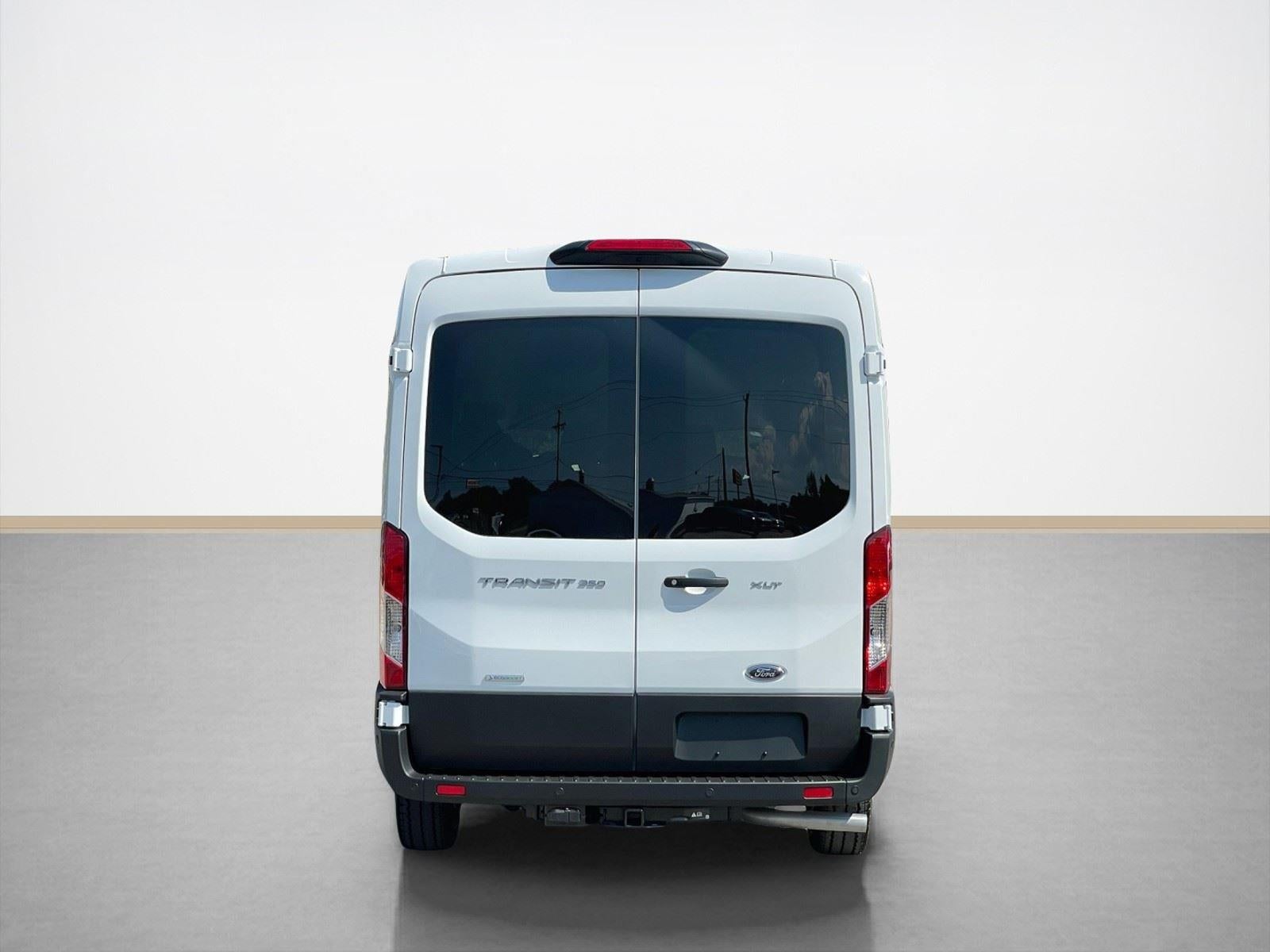2025 Ford Transit Passenger Wagon XLT