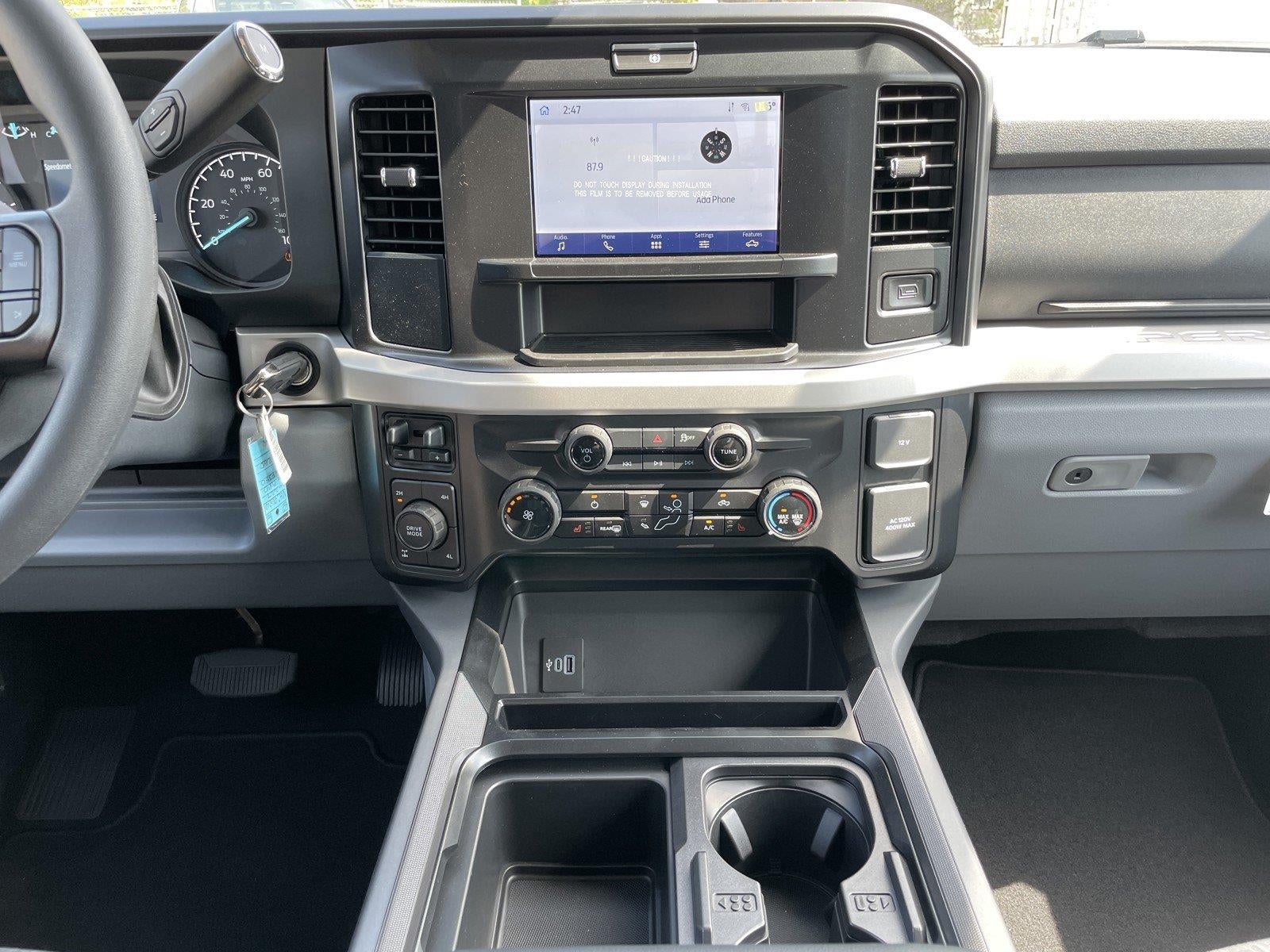 2027 Ford Super Duty F-350 SRW XLT