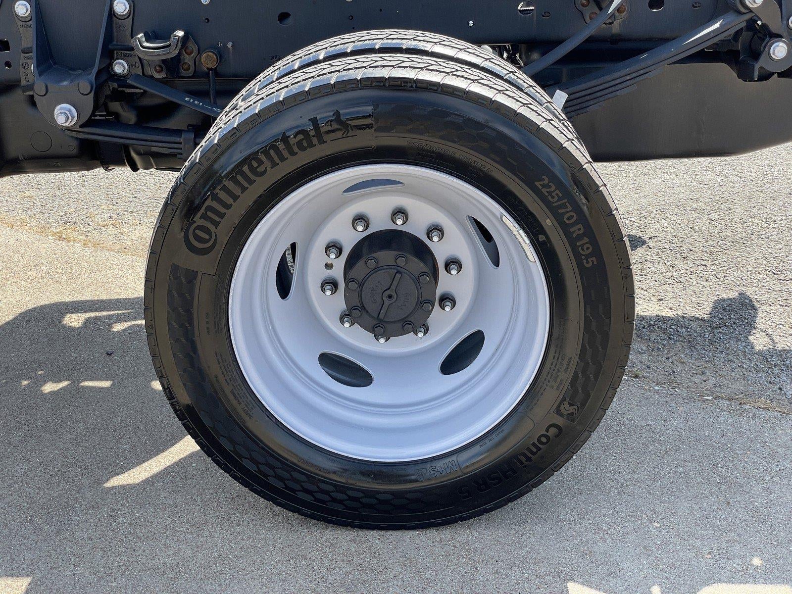 2027 Ford Super Duty F-450 DRW XL