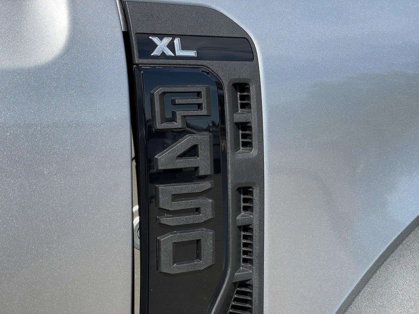 2027 Ford Super Duty F-450 DRW XL
