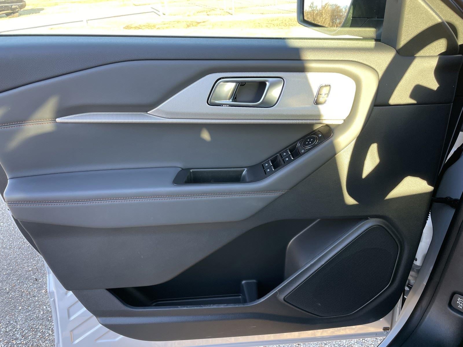 2026 Ford Explorer Active (100A)