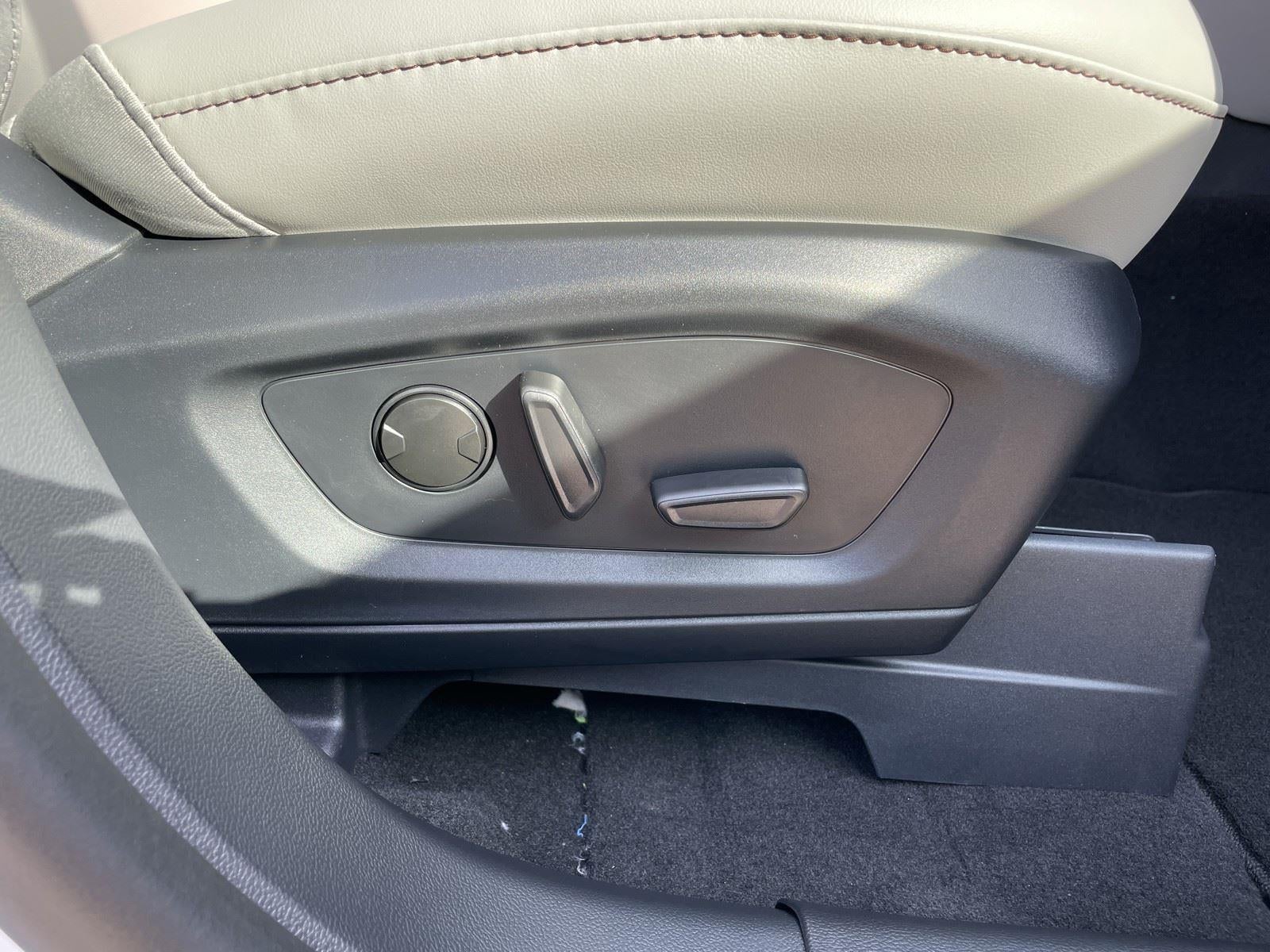 2026 Ford Explorer Active (100A)