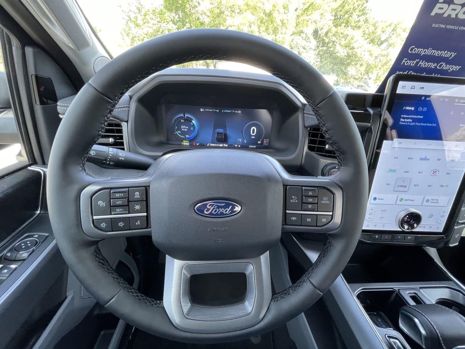 2025 Ford F-150 Lightning Flash