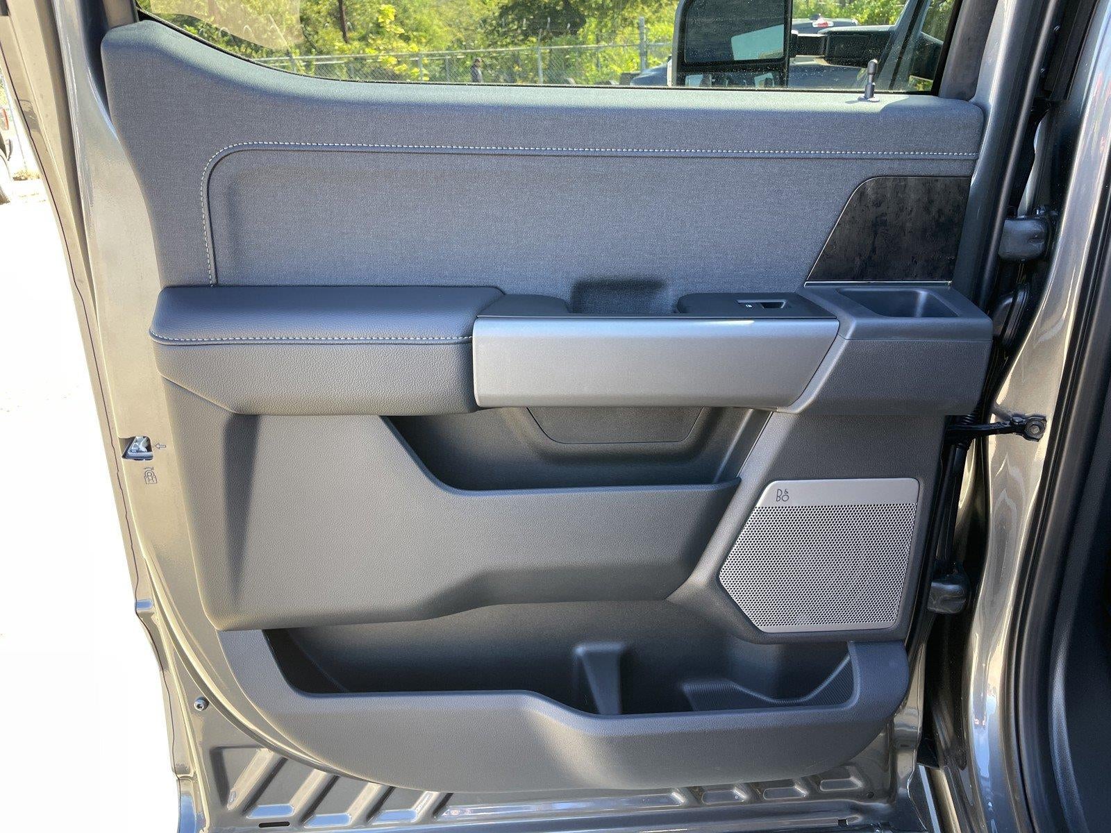 2027 Ford Super Duty F-250 SRW LARIAT