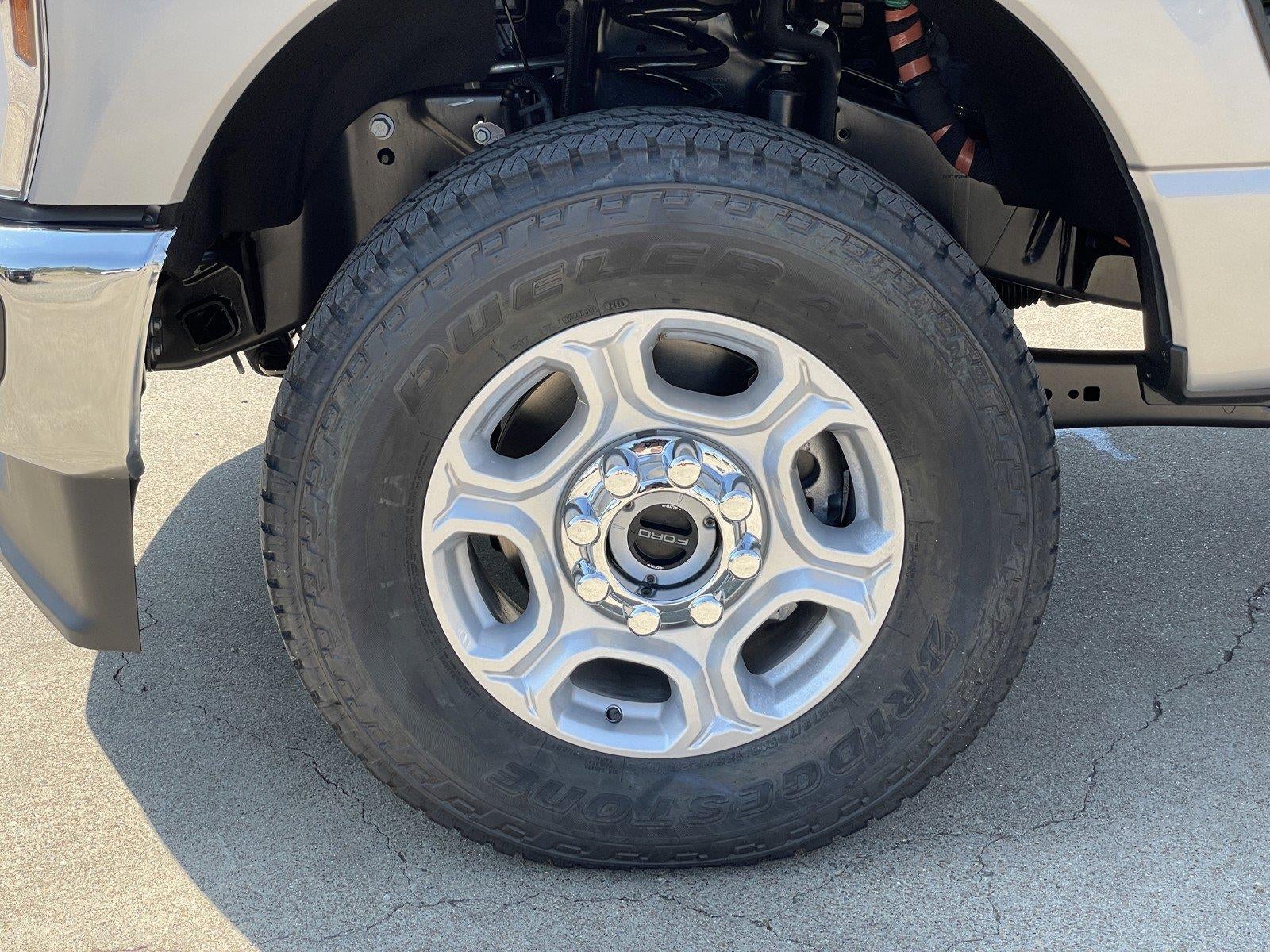 2027 Ford Super Duty F-250 SRW XLT