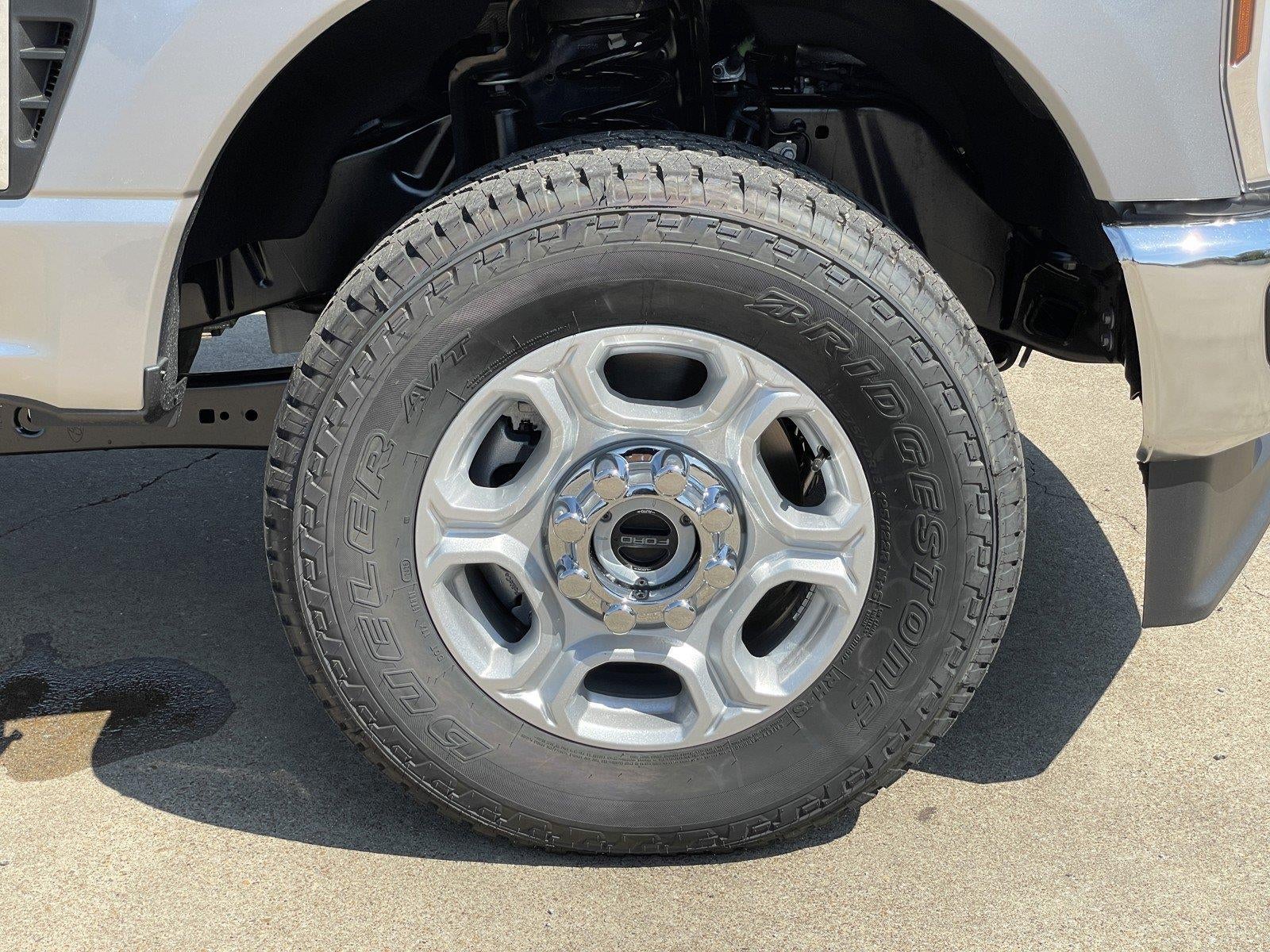 2027 Ford Super Duty F-250 SRW XLT