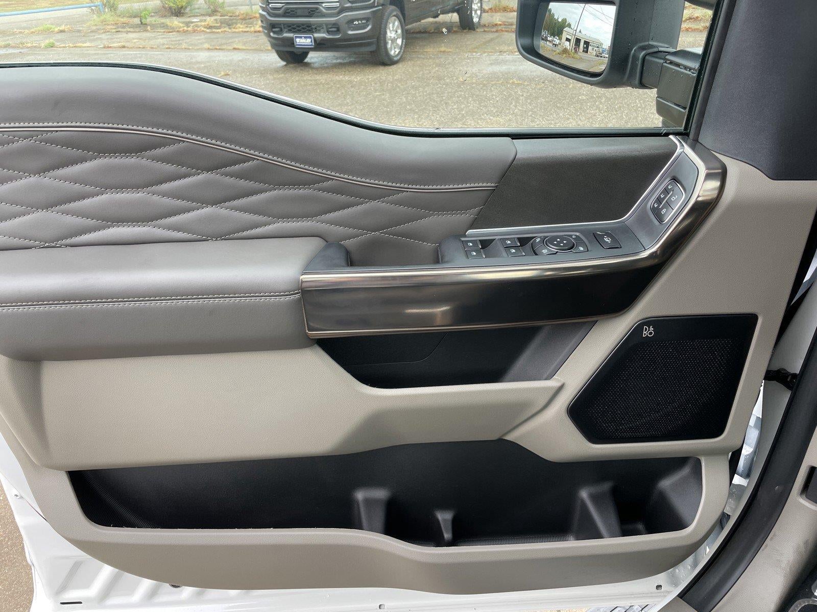 2027 Ford Super Duty F-250 SRW Platinum