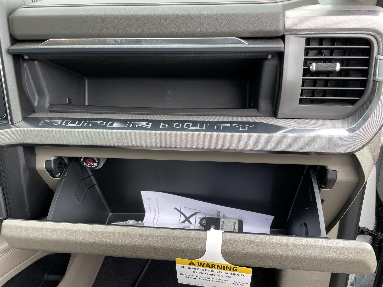 2027 Ford Super Duty F-250 SRW Platinum
