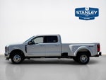 2027 Ford Super Duty F-350 DRW LARIAT