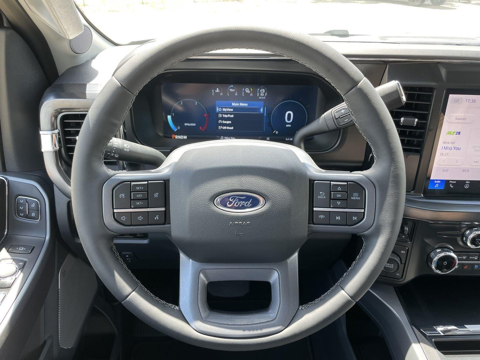 2026 Ford Super Duty F-350 DRW LARIAT