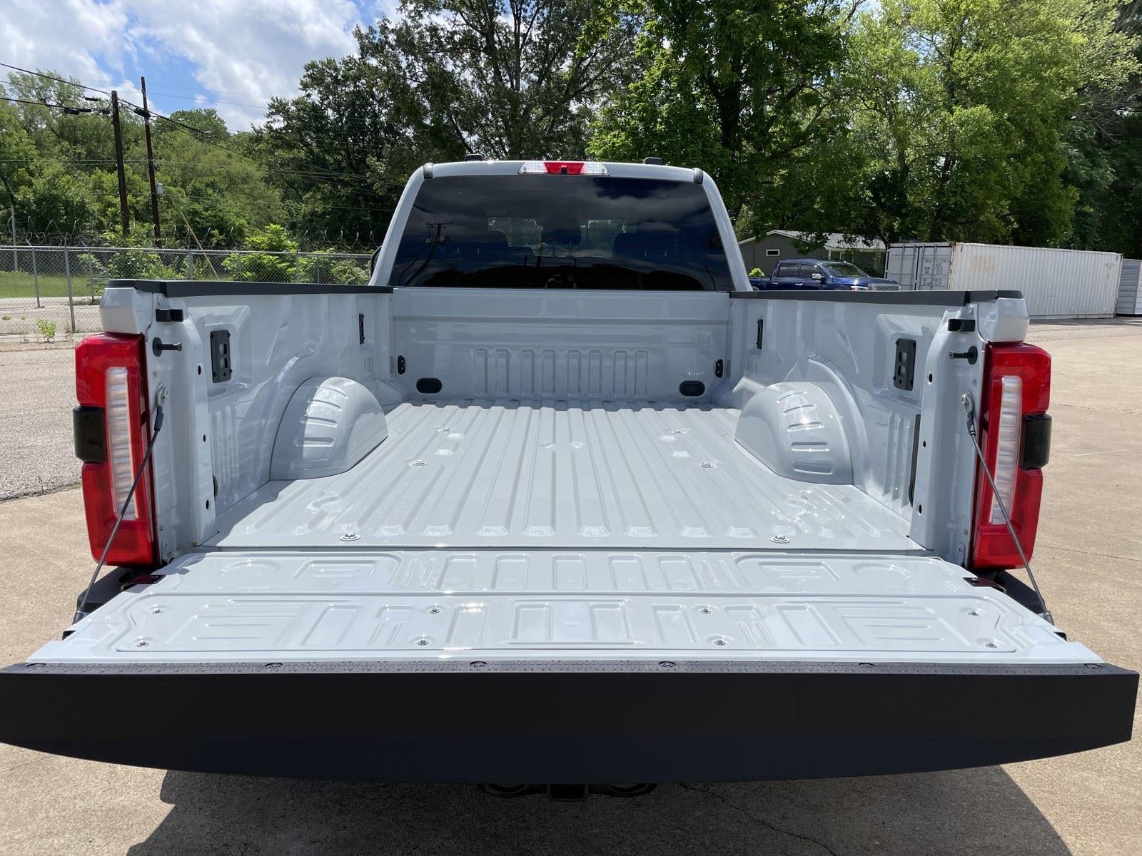 2026 Ford Super Duty F-350 DRW LARIAT