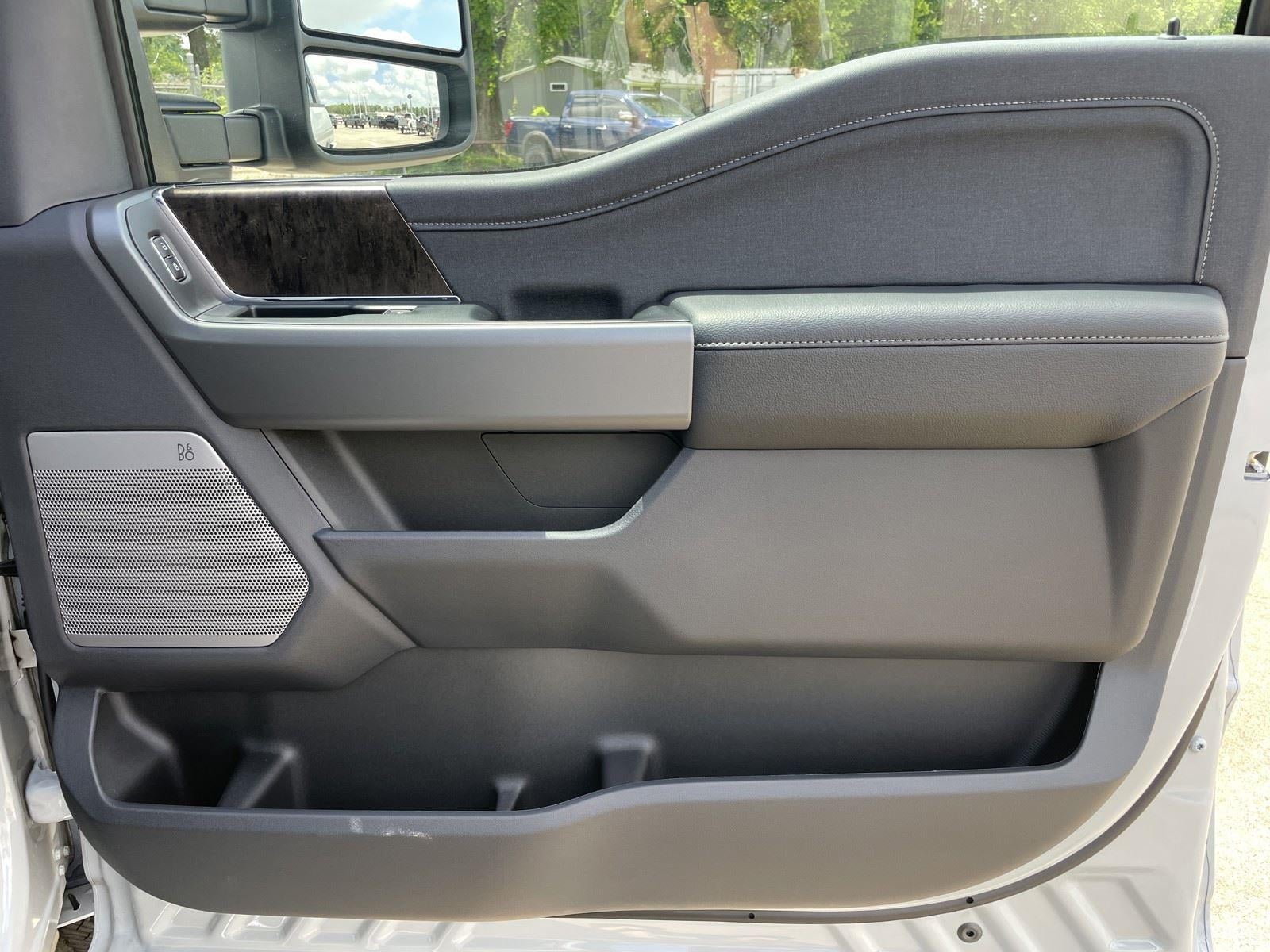 2026 Ford Super Duty F-350 DRW LARIAT