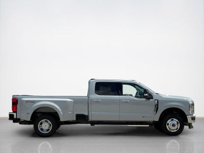 2026 Ford Super Duty F-350 DRW LARIAT