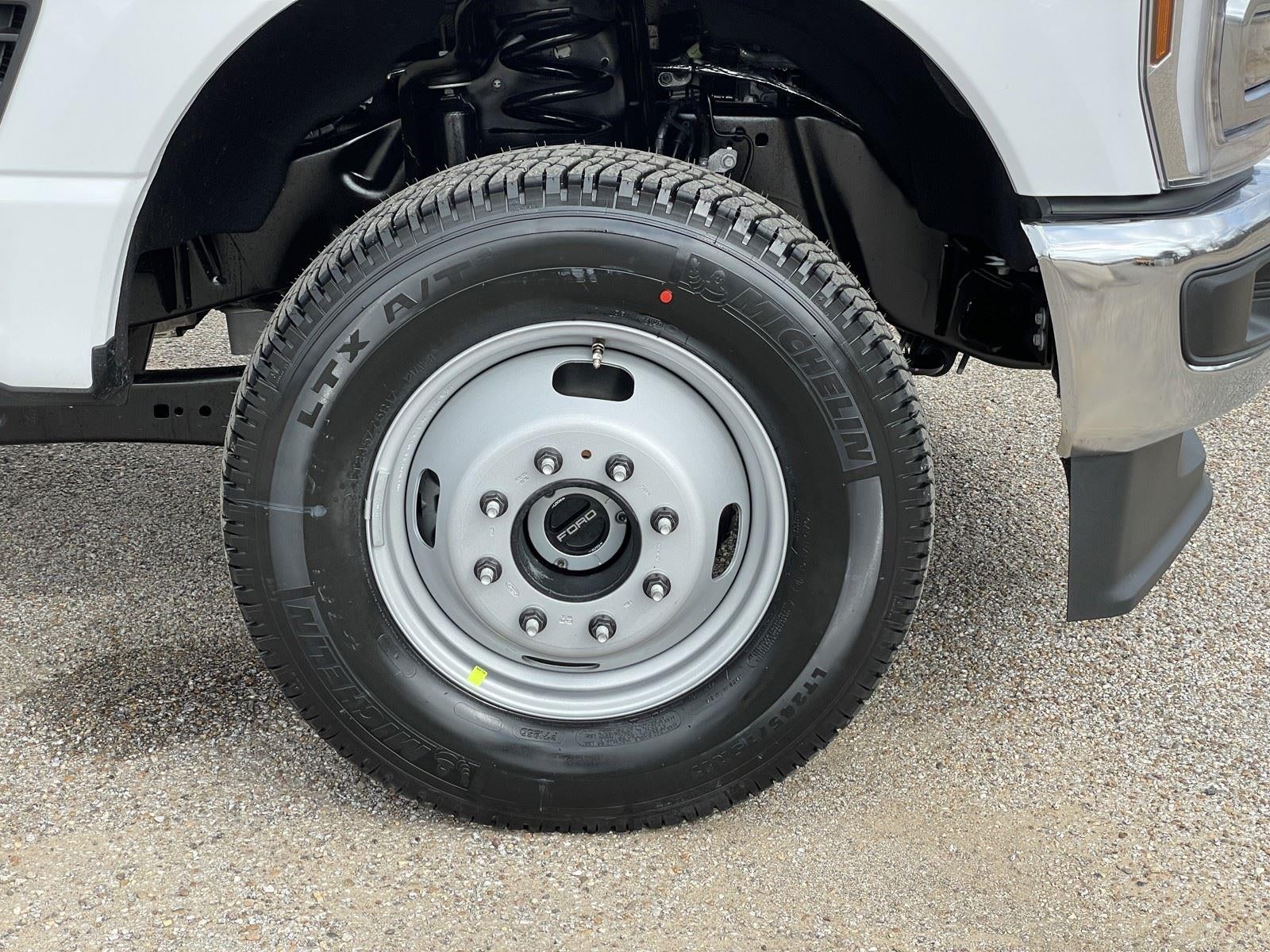 2026 Ford Super Duty F-350 DRW XLT