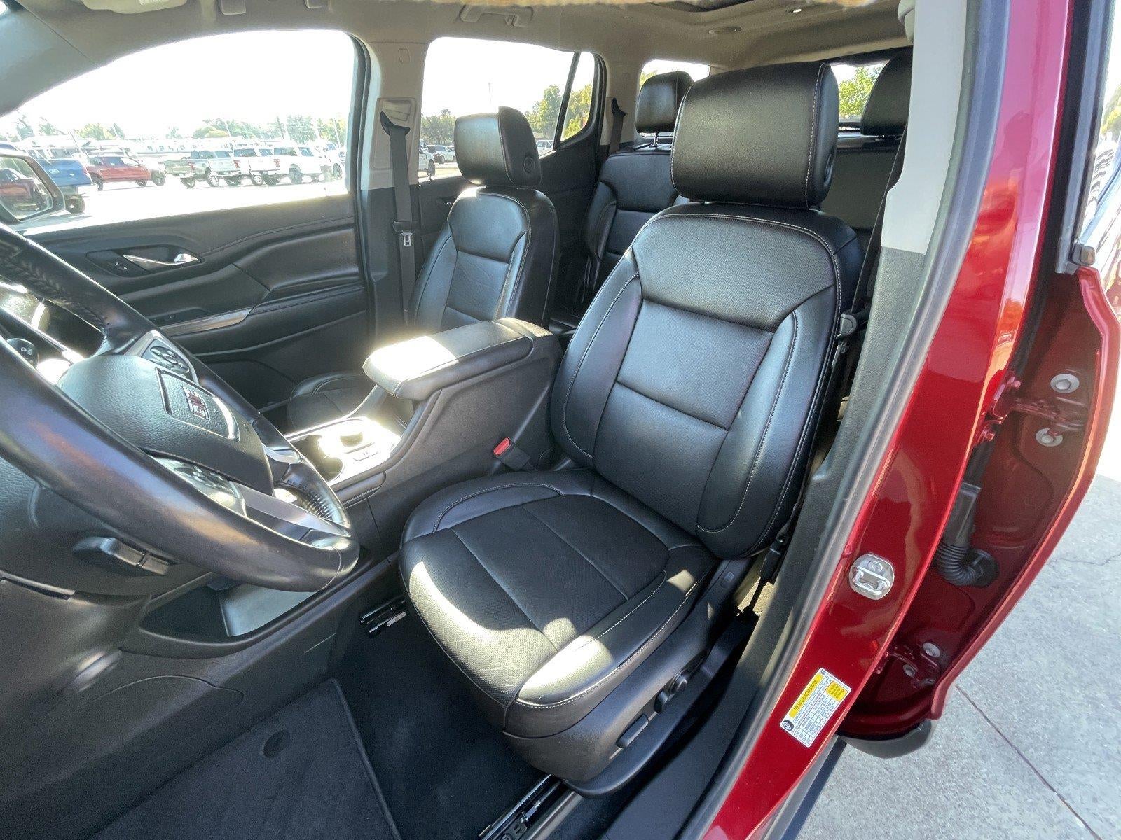 2022 GMC Acadia SLT