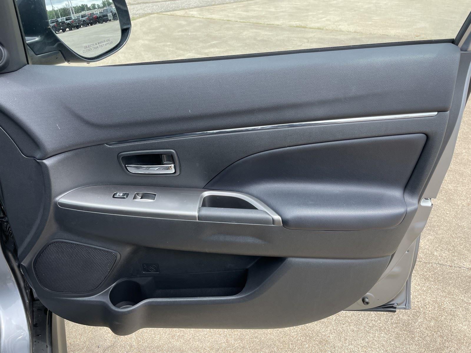 2025 Mitsubishi Outlander Sport SE