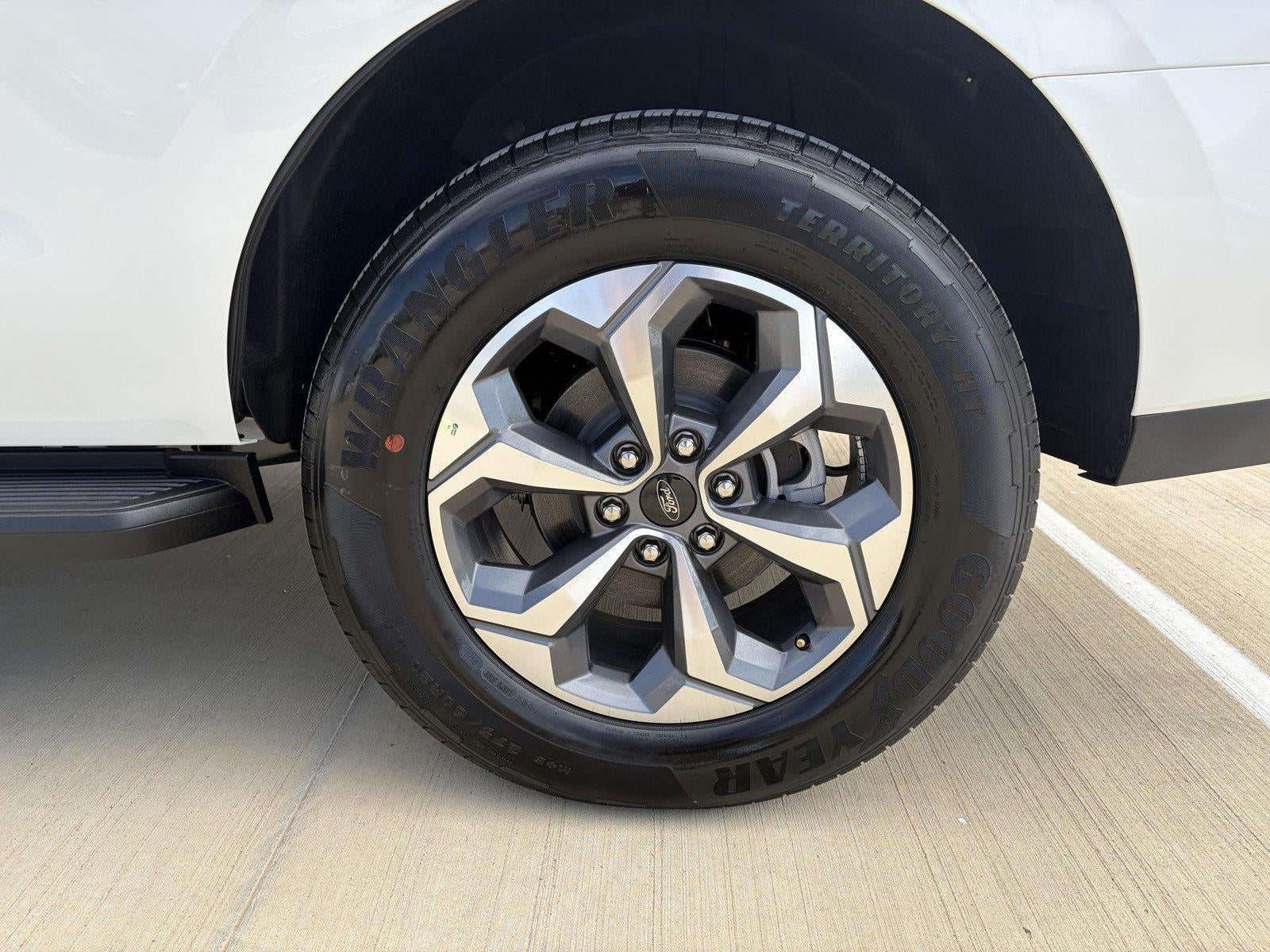 2027 Ford Expedition Active