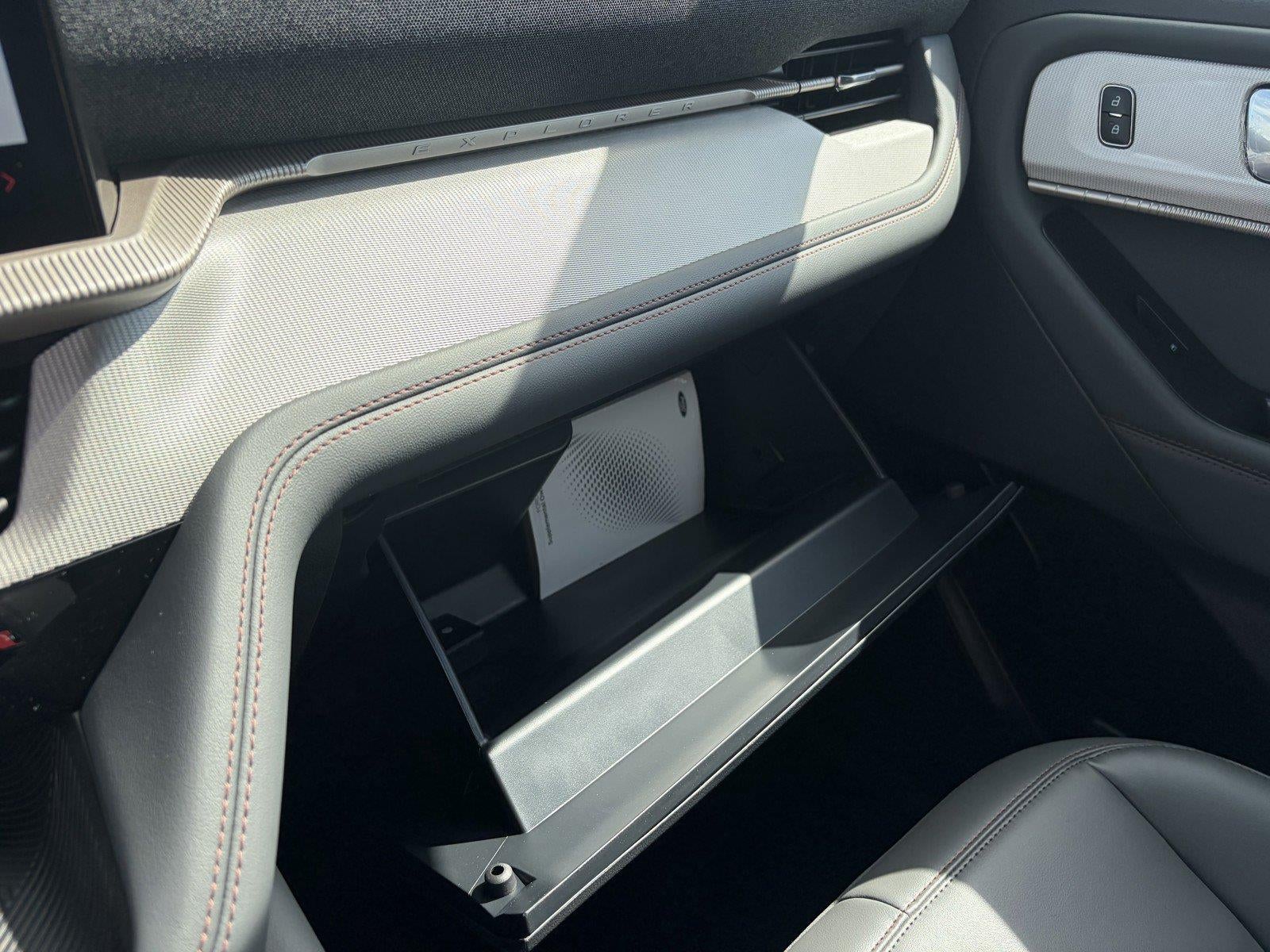 2027 Ford Explorer Active w/200A Pkg