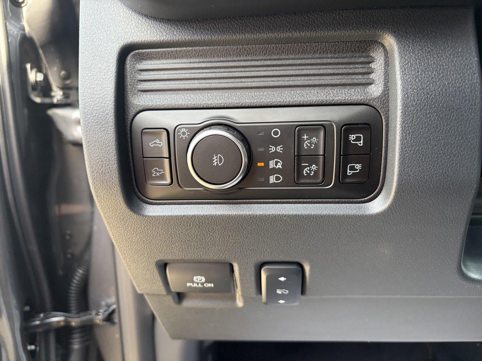 2027 Ford Super Duty F-350 SRW LARIAT