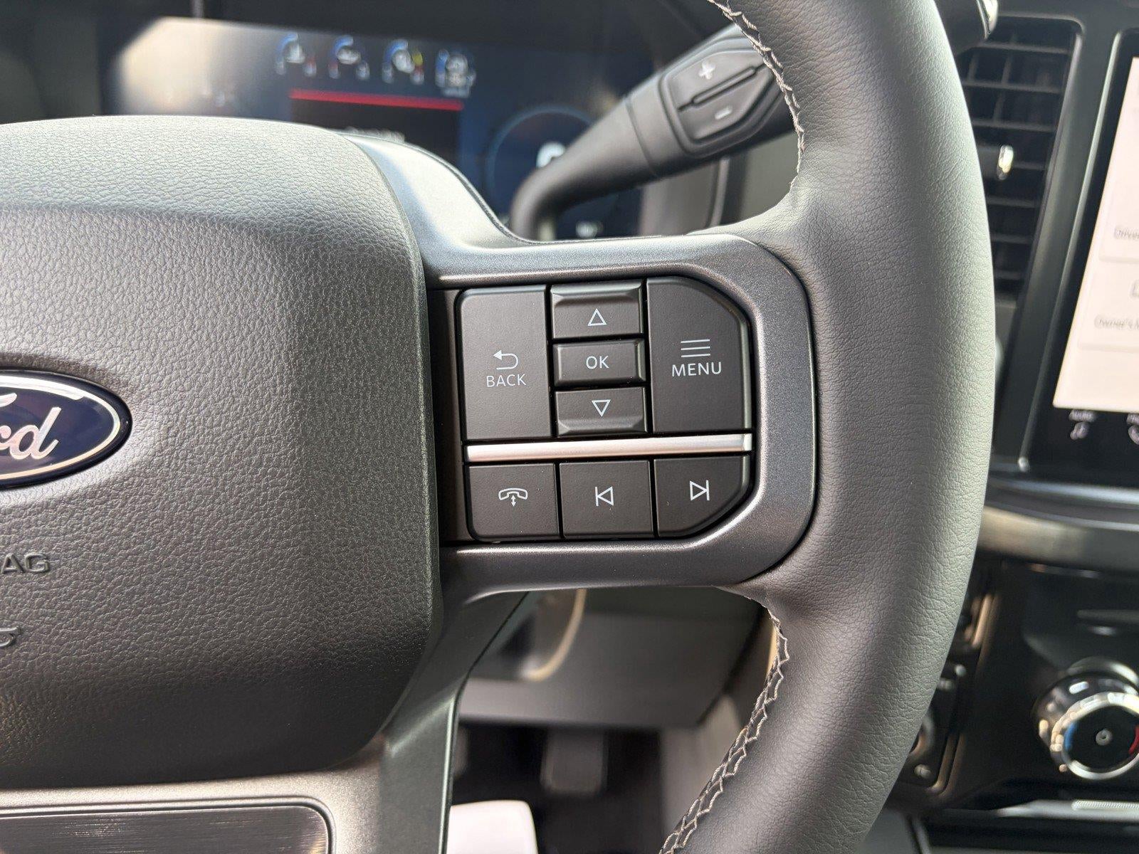 2027 Ford Super Duty F-350 SRW LARIAT