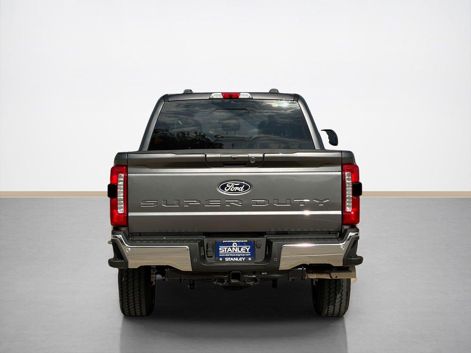 2027 Ford Super Duty F-350 SRW LARIAT