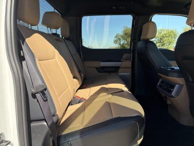 2027 Ford Super Duty F-350 SRW LARIAT
