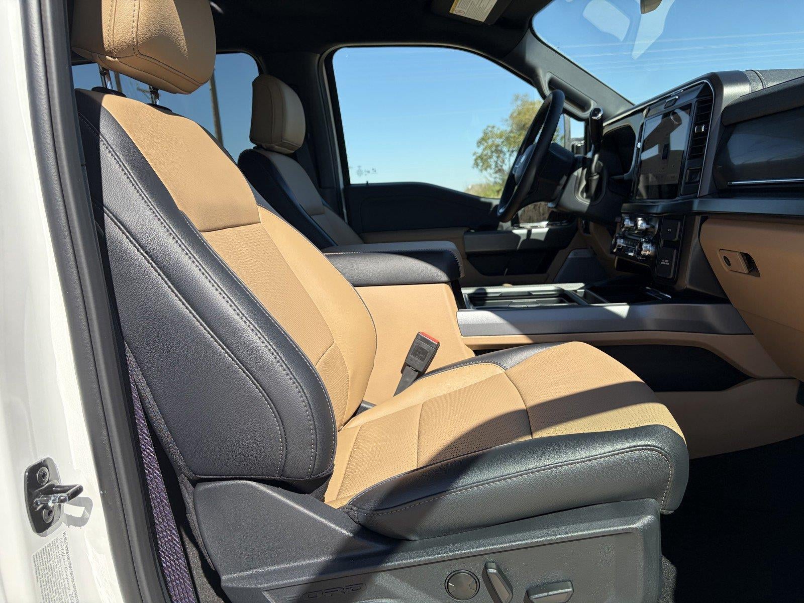 2027 Ford Super Duty F-350 SRW LARIAT