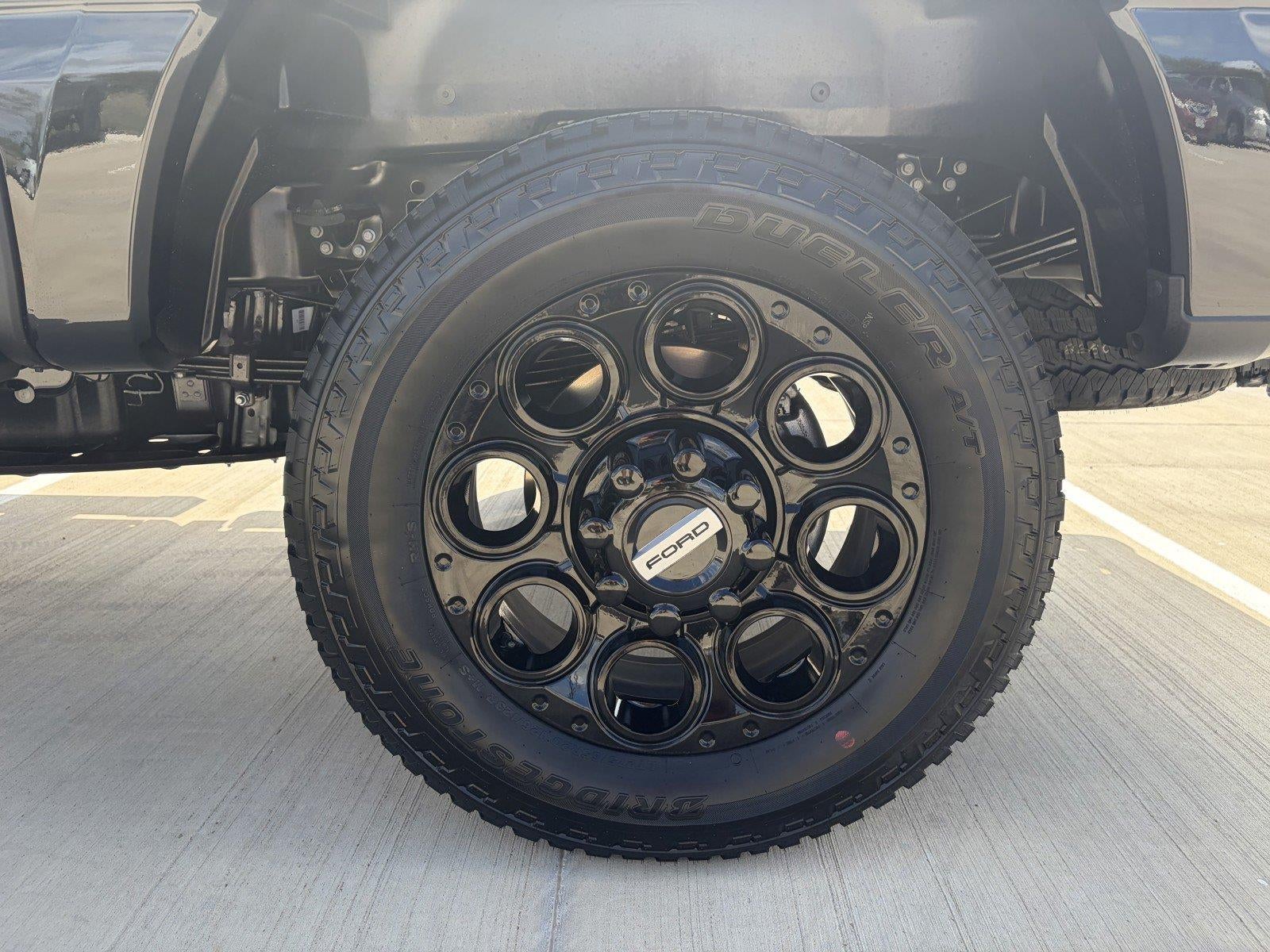 2027 Ford Super Duty F-350 SRW LARIAT