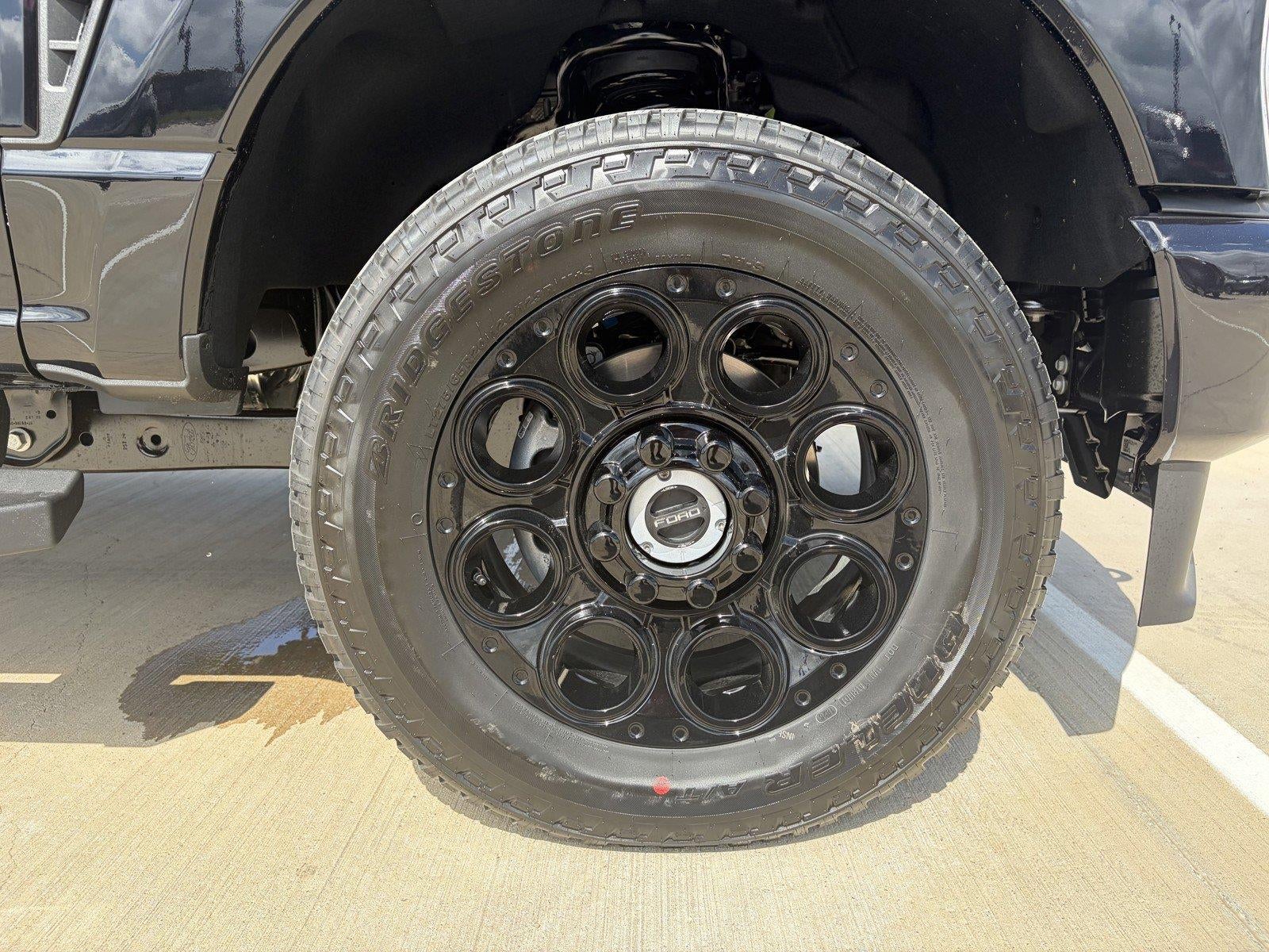 2027 Ford Super Duty F-350 SRW LARIAT