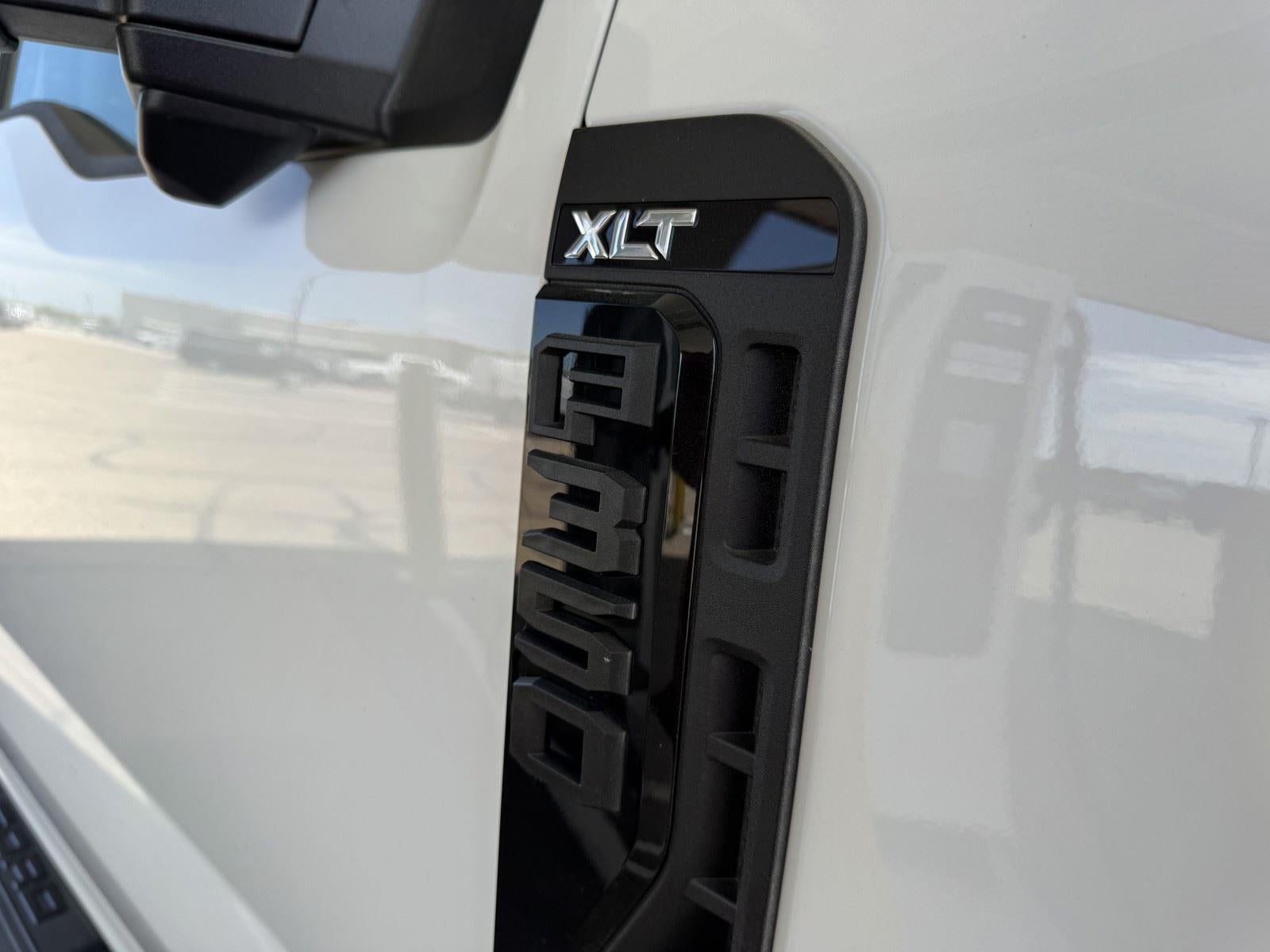 2026 Ford Super Duty F-350 SRW XLT