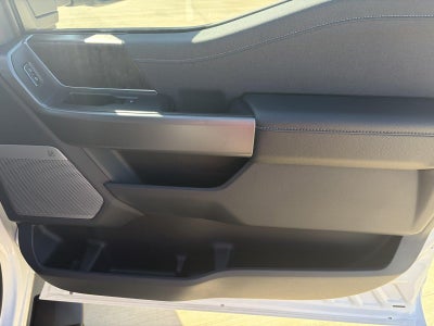 2027 Ford Super Duty F-350 DRW LARIAT