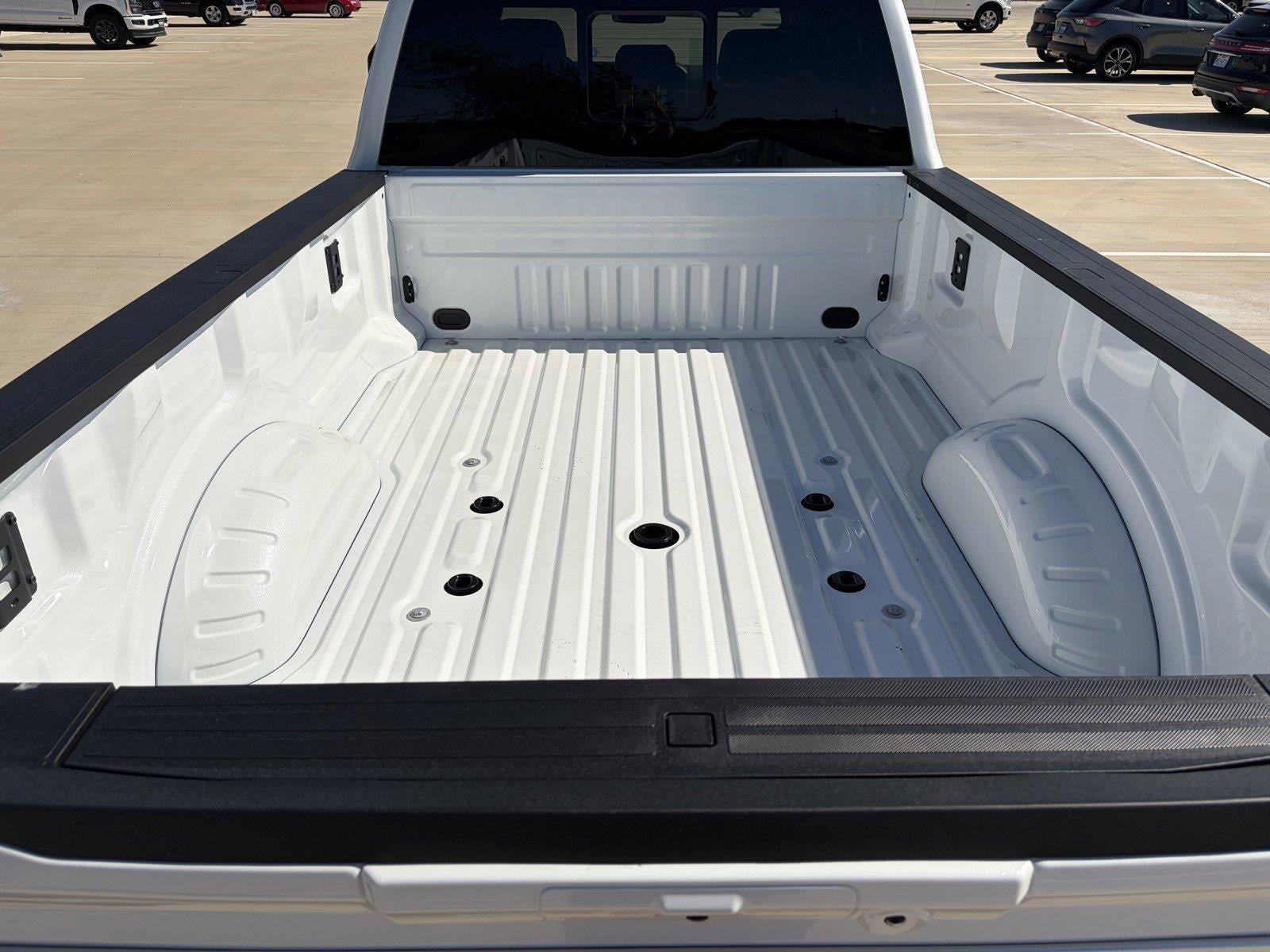 2027 Ford Super Duty F-350 DRW King Ranch