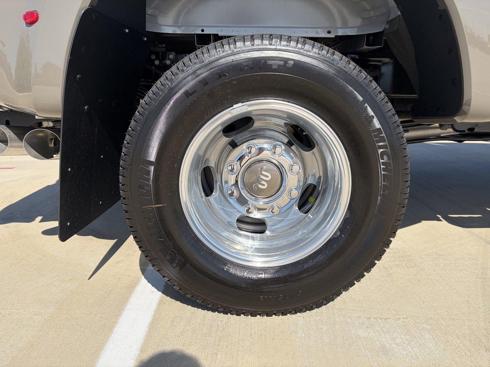 2027 Ford Super Duty F-350 DRW King Ranch